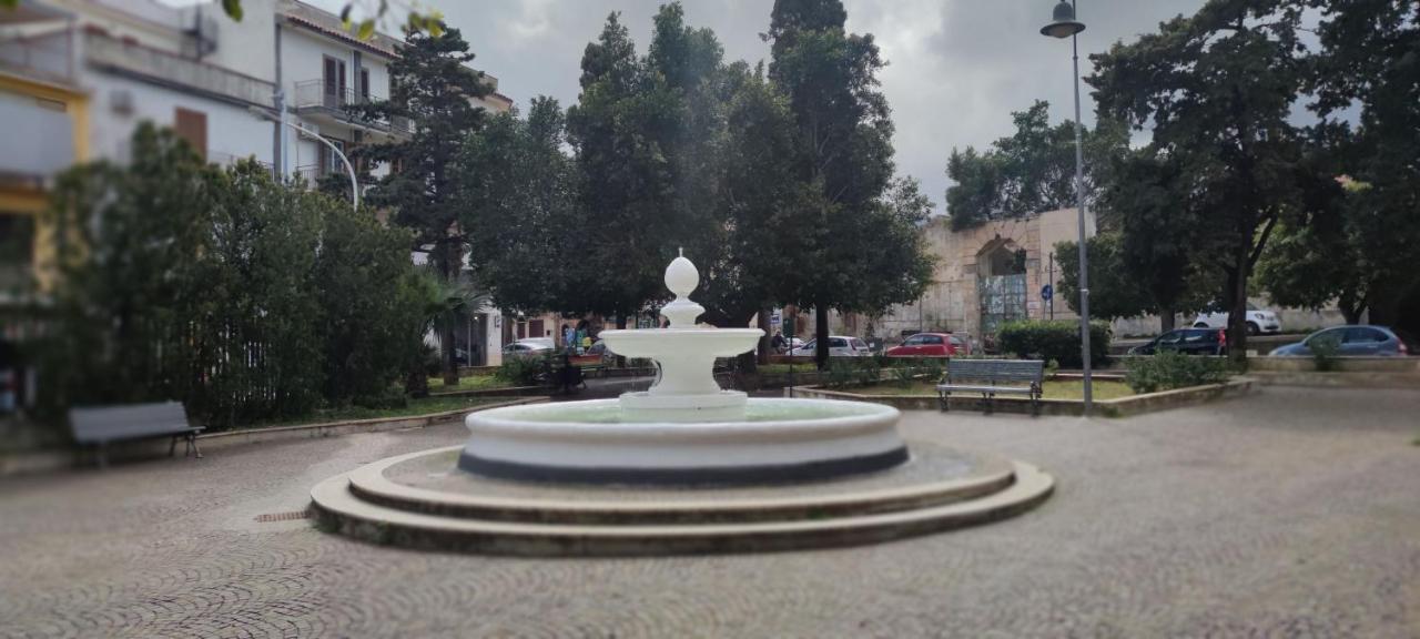 Piazza Vittoria Apartment Carini Bagian luar foto